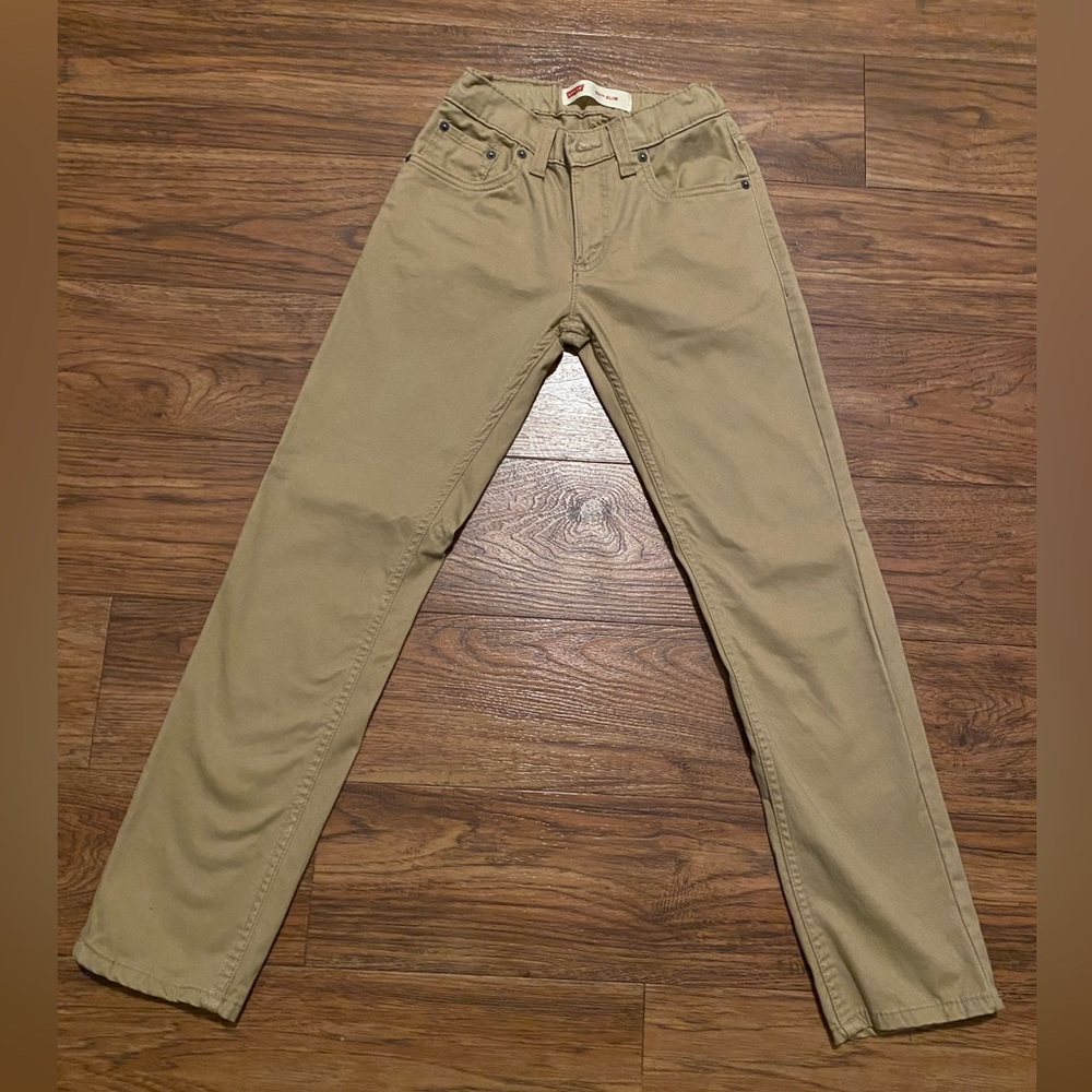 Levi’s Big Boy khaki pants: Size 12/Slimfit